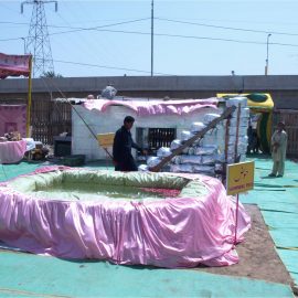 کراچی کا تحفہ دنیا کے لیے ! Gul Bahao's Wastic Blocks